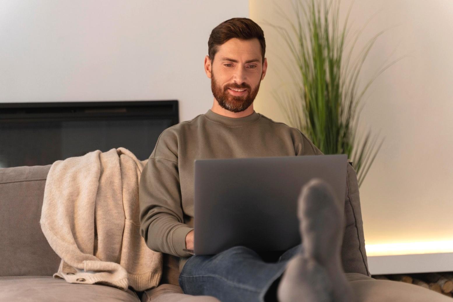 Análisis financiero en tiempo real mostrando datos empresariales